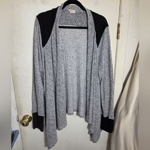 Madison & Berkeley Plus Size 3x Gray With Black Sweater Cover Long Sleeve